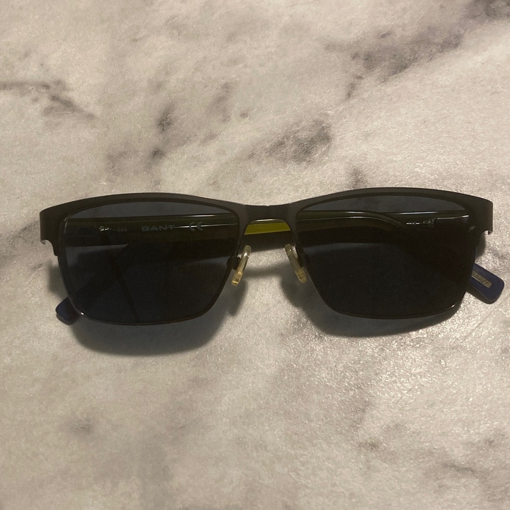 Black Rectangular Sunglasses